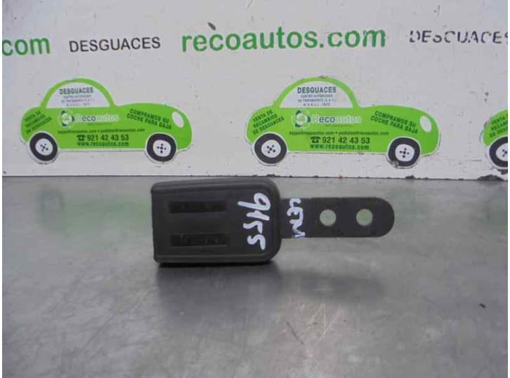Recambio de enganche cinturon trasero central para bmw 3 descapotable (e93) 325 i referencia OEM IAM 6977782 3 PUERTAS