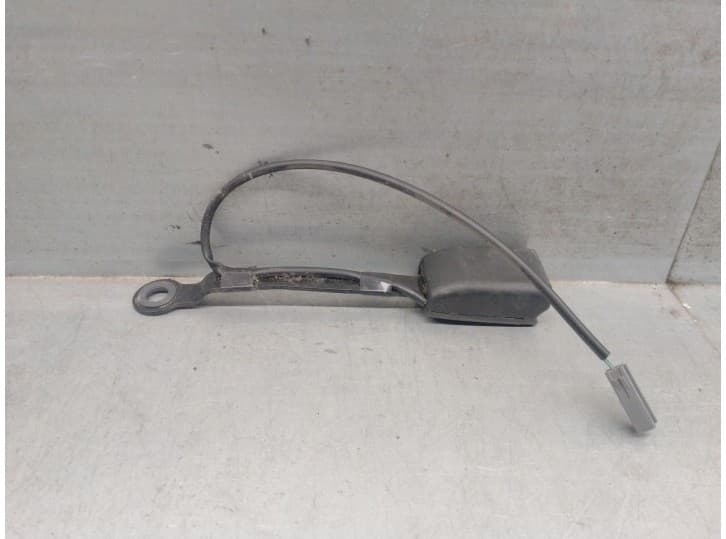 Recambio de enganche cinturon delantero derecho para mazda 2 hatchback (dl, dj) 1.5 skyactiv-g referencia OEM IAM DA6A57620 DA6A