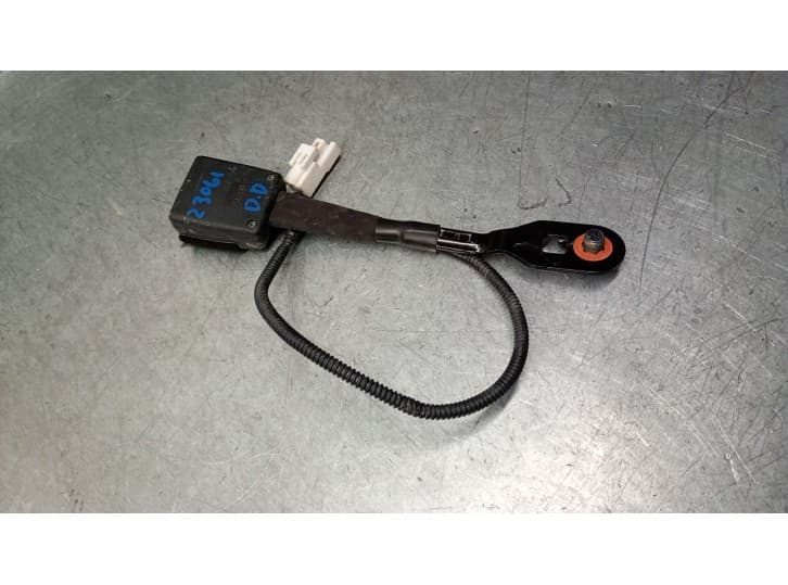 Recambio de enganche cinturon delantero derecho para hyundai kona furgoneta/suv (os, ose, osi) ev referencia OEM IAM P9243A P924