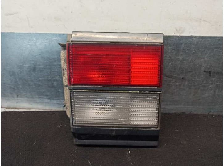 Recambio de piloto trasero porton izquierdo para volkswagen passat berlina (312) 2.0 referencia OEM IAM 357945107 PORTON