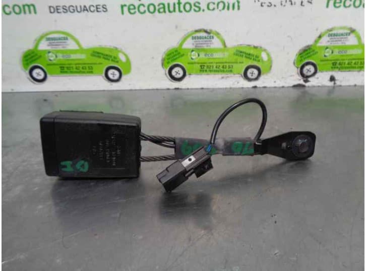 Recambio de enganche cinturon delantero izquierdo para opel insignia a (g09) 2.0 cdti (68) referencia OEM IAM 13327470