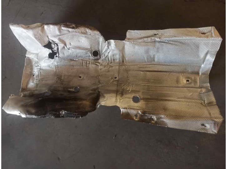 Recambio de tubo escape completo para maserati quattroporte 4.7 v8 cat referencia OEM IAM CHAPA PROTECCIÓN CONTRA EL CALOR