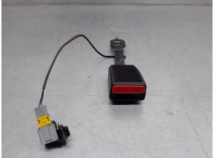 Recambio de enganche cinturon delantero izquierdo para citroën c-elysee (dd_) 1.6 hdi 92 referencia OEM IAM 96753793XT DEL. IZQ.