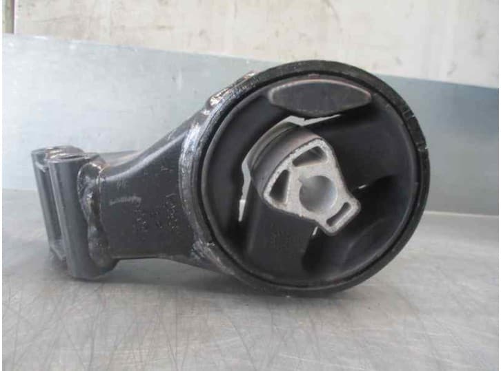 Recambio de soporte motor trasero para opel insignia a (g09) 2.0 cdti (68) referencia OEM IAM 13228303