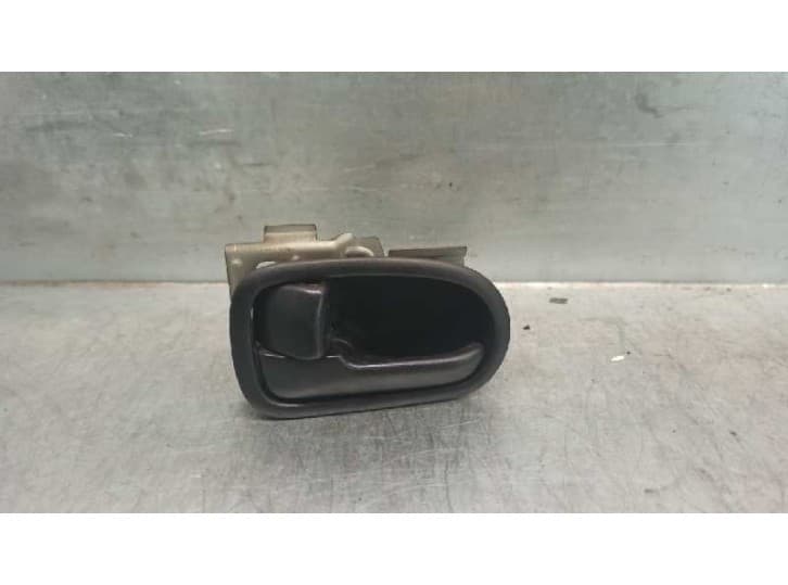 Recambio de maneta interior trasera izquierda para mazda 323 f v (ba) 1.5 16v (ba11) referencia OEM IAM EA015930302 EA015930302
