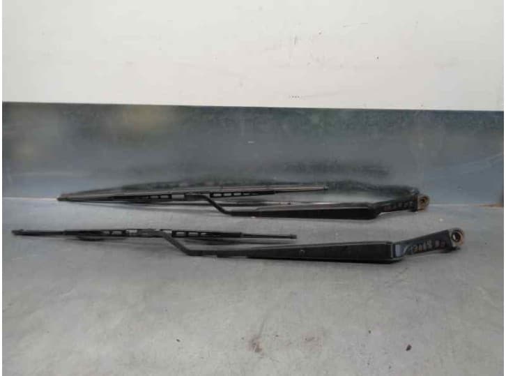 Recambio de brazo limpia delantero derecho para lexus is sportcross (_e1_) 200 (gxe10_) referencia OEM IAM 8521153030
