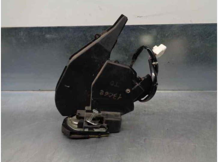 Recambio de cerradura puerta trasera derecha para lexus is sportcross (_e1_) 200 (gxe10_) referencia OEM IAM 6933053021 8 PÌNES