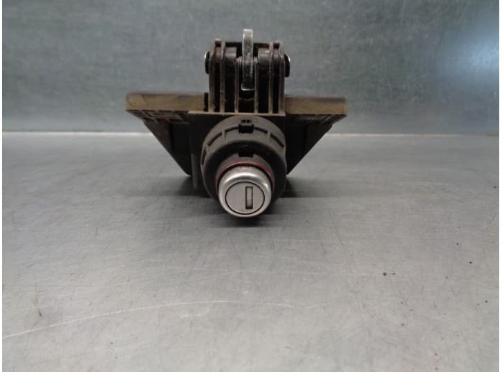 Recambio de cerradura maletero / porton para lancia thema (834_) 2000 i.e. turbo (834c) referencia OEM IAM 82455701 82455701