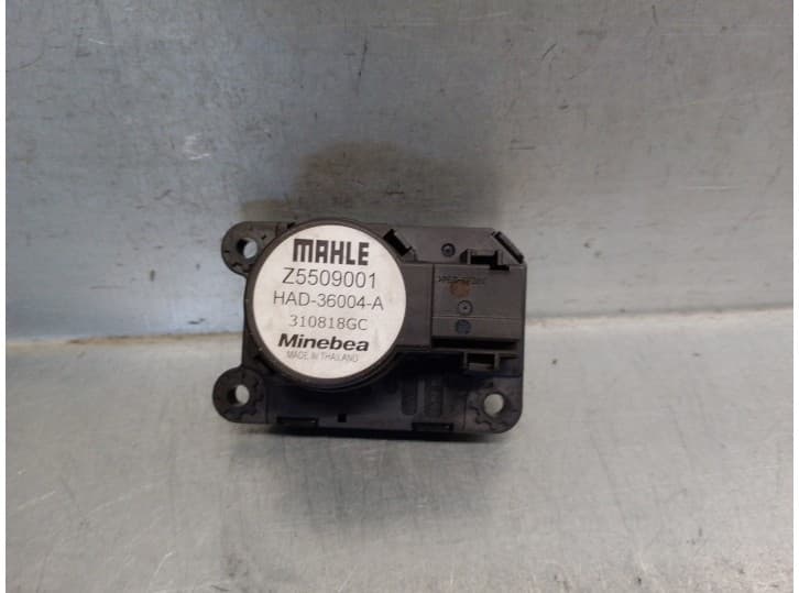 Recambio de motor calefaccion para opel crossland x / crossland (p17, p2qo) 1.2 (75) referencia OEM IAM Z5509001 DE TRAMPILLA