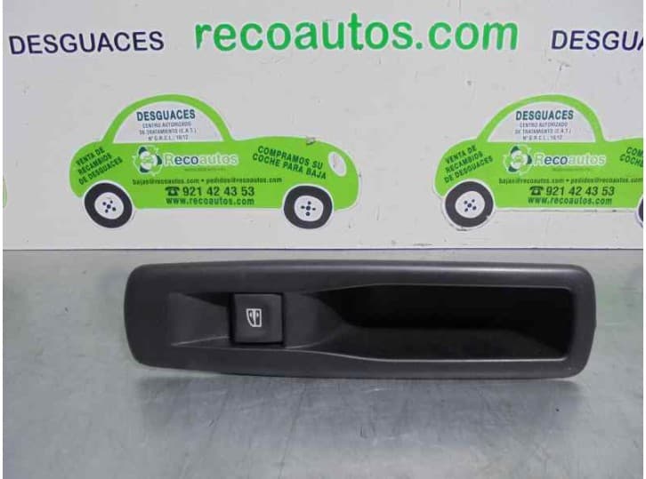 Recambio de mando elevalunas trasero izquierdo para renault scénic iii (jz0/1_) 1.6 16v (jz0u, jz1b) referencia OEM IAM 82950000
