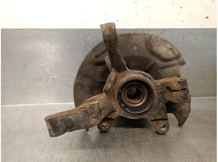 Recambio de mangueta delantera derecha para kia shuma sedán (fb) 1.5 i 16v referencia OEM IAM 0K2A133021A 0K2A133021A