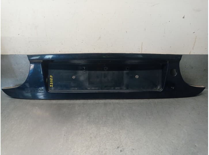 Recambio de molduras traseras para mazda xedos 6 (ca) 1.6 16v referencia OEM IAM CA0150850DZ8 CA0150850DZ8