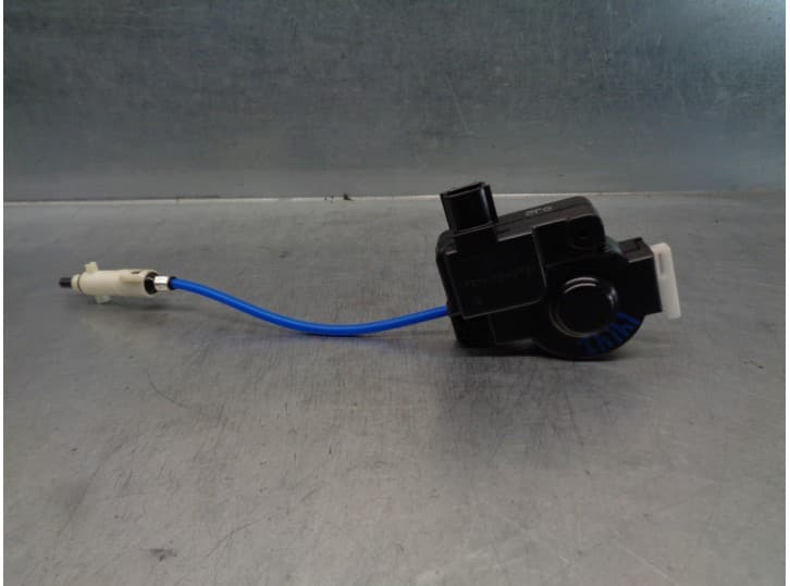 Recambio de motor tapa deposito combustible para lexus is ii (_e2_) 220d (ale20) referencia OEM IAM 7703051030 7703051030