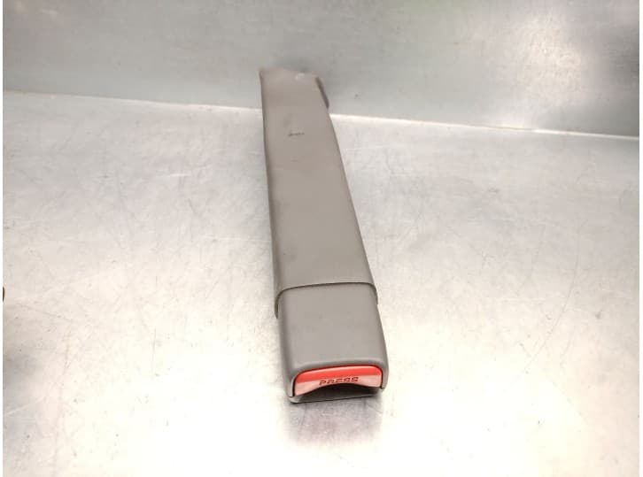 Recambio de enganche cinturon delantero derecho para chevrolet camaro descapotable 3.8 v6 referencia OEM IAM 13764