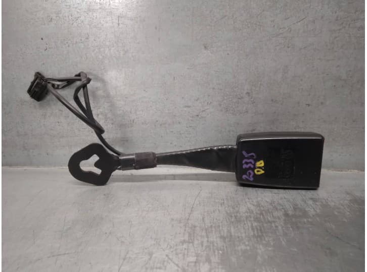 Recambio de enganche cinturon delantero derecho para audi a6 c7 avant (4g5, 4gd) 3.0 tdi quattro referencia OEM IAM 4H0857755C D