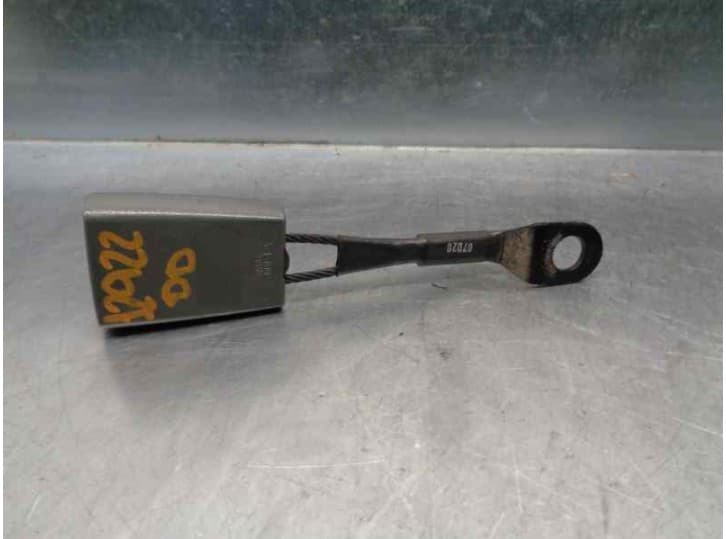Recambio de enganche cinturon delantero derecho para chevrolet nubira station wagon 2.0 d referencia OEM IAM 2M07004