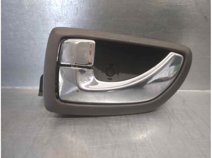 Recambio de maneta interior delantera izquierda para hyundai xg sedán 300 referencia OEM IAM 8261139000 4 PUERTAS