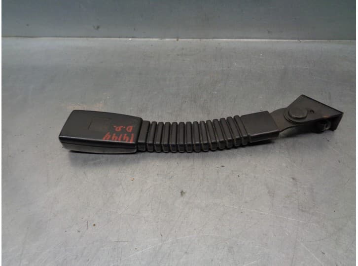 Recambio de enganche cinturon delantero derecho para hyundai galloper ii (jk-01) 2.5 td intercooler referencia OEM IAM HR608852L