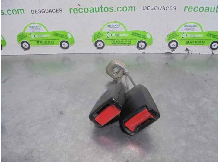 Recambio de enganche cinturon trasero izquierdo para audi a6 c4 (4a2) 2.5 tdi referencia OEM IAM 4A0857739H 4 PUERTAS