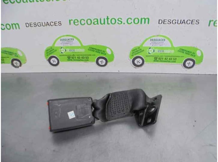 Recambio de enganche cinturon trasero izquierdo para fiat 500 (312_) 1.2 (312axa1a) referencia OEM IAM 34045525 3 PUERTAS