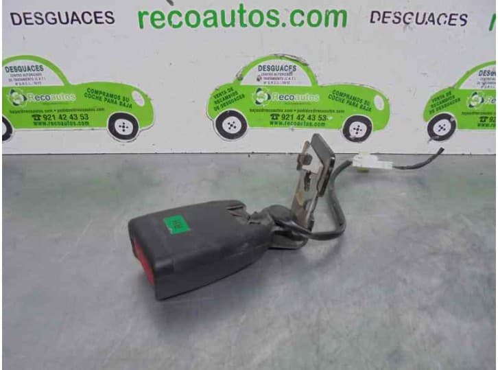 Recambio de enganche cinturon trasero derecho para kia pro cee'd (ed) 1.6 crdi 115 referencia OEM IAM 888301H001 2 PIN