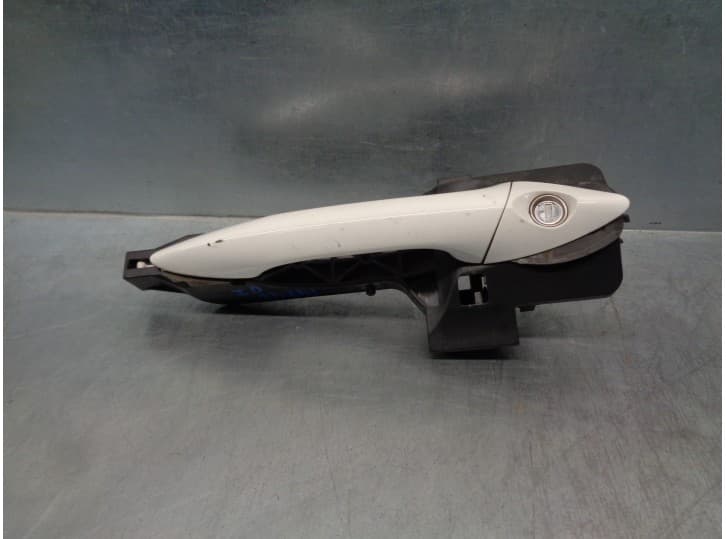 Recambio de maneta exterior delantera izquierda para hyundai i30 (gd) 1.4 crdi referencia OEM IAM 82651A6050
