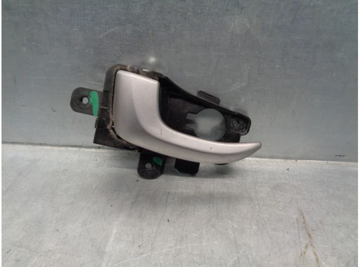 Recambio de maneta interior delantera izquierda para hyundai i30 (gd) 1.4 crdi referencia OEM IAM 82611A5000RY 5 PUERTAS