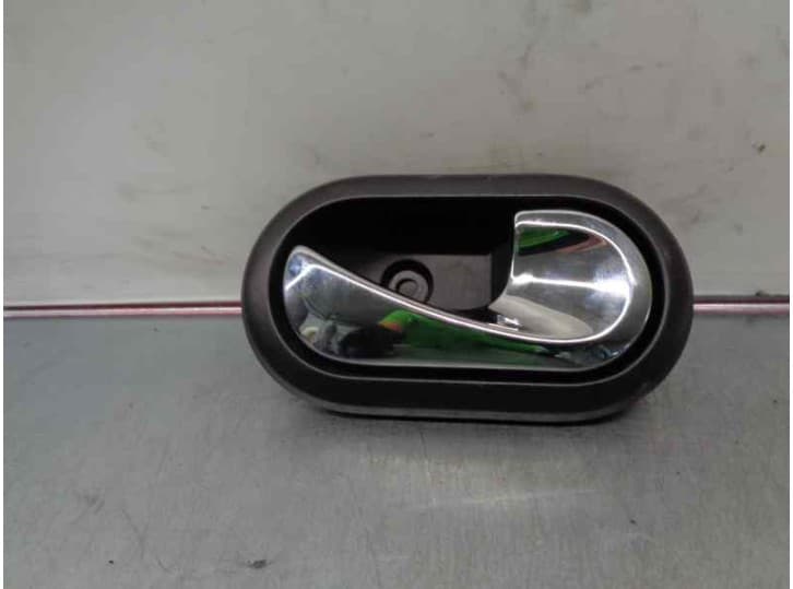 Recambio de maneta interior delantera derecha para dacia duster (hs_) 1.2 tce 125 referencia OEM IAM 8200733847