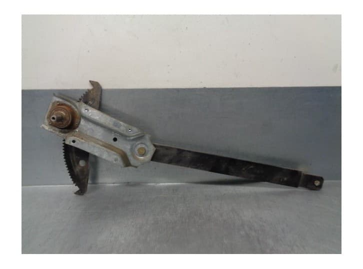 Recambio de elevalunas delantero derecho para ford fiesta ii (fbd) 1.6 xr2 (fbd) referencia OEM IAM 6202975 MANUAL 3 PUERTAS