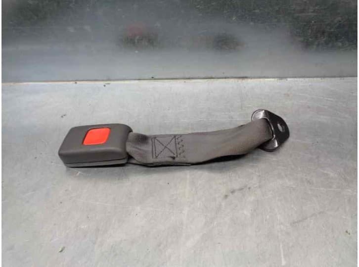 Recambio de enganche cinturon trasero izquierdo para subaru legacy ii (bd) 2.5 i 4wd (bd9) referencia OEM IAM 64668AC030 64668AC