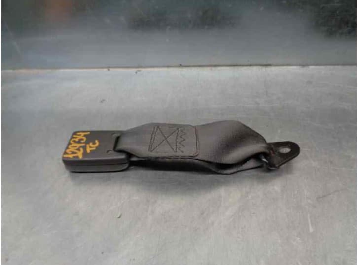 Recambio de enganche cinturon trasero central para subaru legacy ii (bd) 2.5 i 4wd (bd9) referencia OEM IAM 64669AC211MU 64669AC