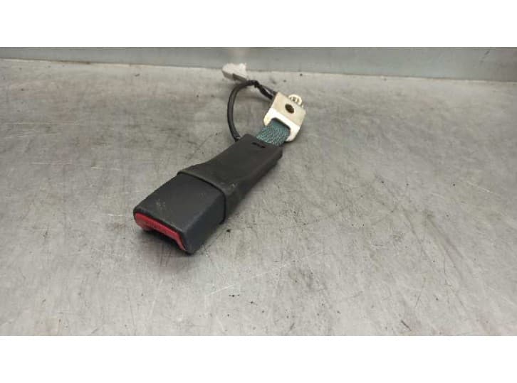 Recambio de enganche cinturon trasero derecho para toyota prius (_w3_) 1.8 hybrid (zvw3_) referencia OEM IAM 7324047140C0