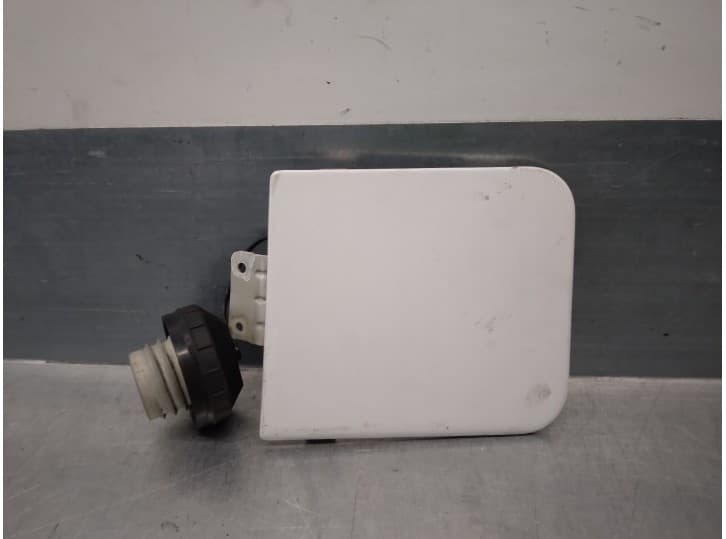 Recambio de tapa exterior combustible para kia pregio furgoneta (tb) 2.5 tci d referencia OEM IAM 0K72A42410