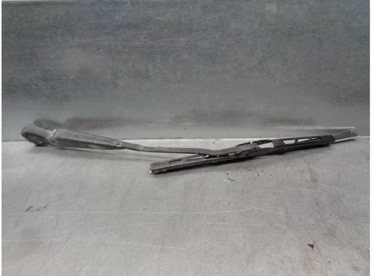 Recambio de brazo limpia trasero para land rover defender station wagon (l316, l315) 2.5 tdi 4x4 (l316) referencia OEM IAM PRC85