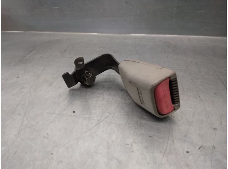Recambio de enganche cinturon delantero derecho para kia pregio furgoneta (tb) 2.5 tci d referencia OEM IAM 04101311 DELAN DEREC