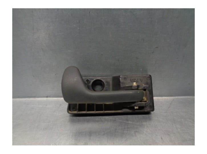 Recambio de maneta interior trasera derecha para fiat punto (176_) 75 1.2 referencia OEM IAM 182583960