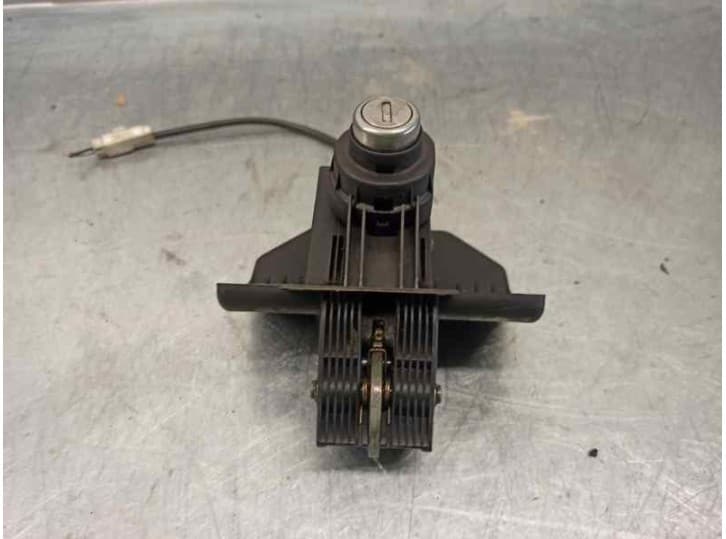 Recambio de cerradura maletero / porton para lancia delta ii (836_) 1.9 td (836am, 836an) referencia OEM IAM 0082466362 2 PINES