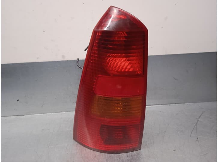 Recambio de piloto trasero izquierdo para ford focus i turnier (dnw) 1.8 tdci referencia OEM IAM XS4X13N004EC 6 PINES 5 PUERTAS