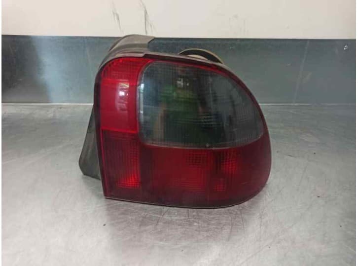 Recambio de piloto trasero derecho para rover 400 ii hatchback (rt) 420 di referencia OEM IAM XFB101000 5 PUERTAS