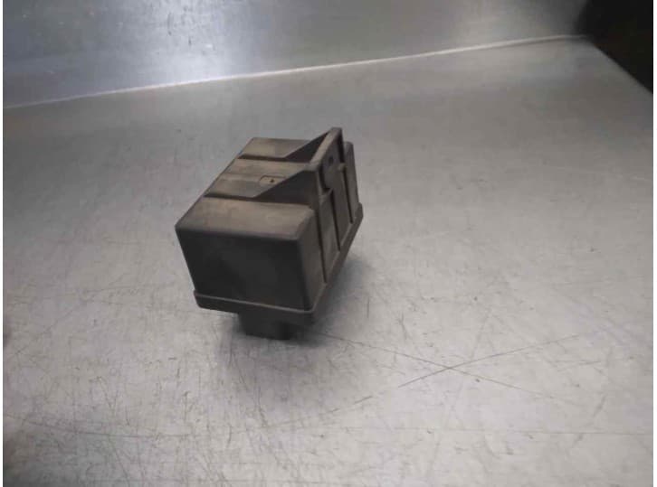 Recambio de caja precalentamiento para lancia delta iii (844_) 2.0 d multijet (844.axd1a, 844.axm1a) referencia OEM IAM 55203394
