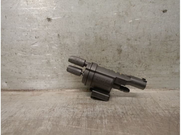 Recambio de electrovalvula vacio para mercedes-benz clase c t-model (s203) c 180 kompressor (203.246) referencia OEM IAM 0025401