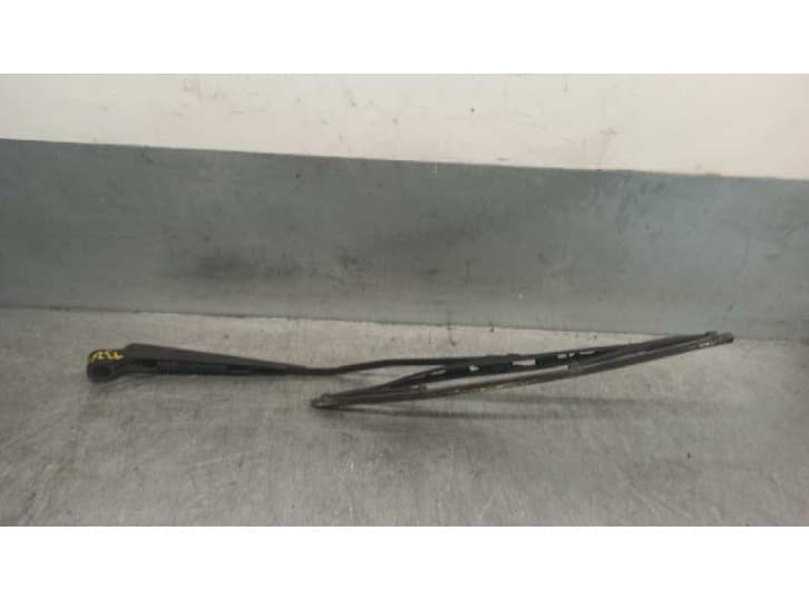 Recambio de brazo limpia trasero para mitsubishi space wagon (n9_w, n8_w) 2.4 gdi (n84w) referencia OEM IAM MZ690104