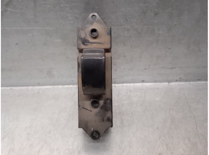 Recambio de mando elevalunas trasero derecho para mitsubishi l200 / triton (ka_t, kb_t) 2.5 di-d 4wd (kb4t) referencia OEM IAM M