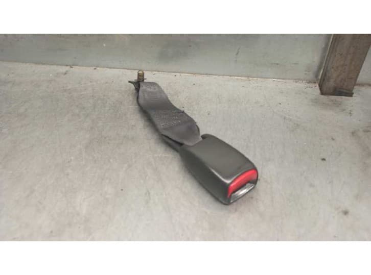 Recambio de enganche cinturon trasero derecho para mitsubishi space wagon (n9_w, n8_w) 2.4 gdi (n84w) referencia OEM IAM 4G64G