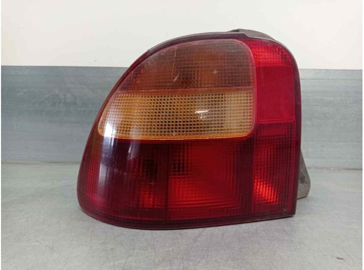 Recambio de piloto trasero izquierdo para rover 400 ii hatchback (rt) 420 di referencia OEM IAM XFB101050 5 PUERTAS