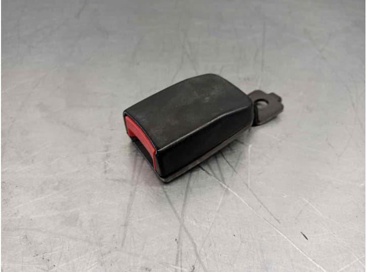 Recambio de enganche cinturon delantero derecho para ford ka (rb_) 1.3 i referencia OEM IAM 97KBB61208AB DEL DER 3 PUERTAS