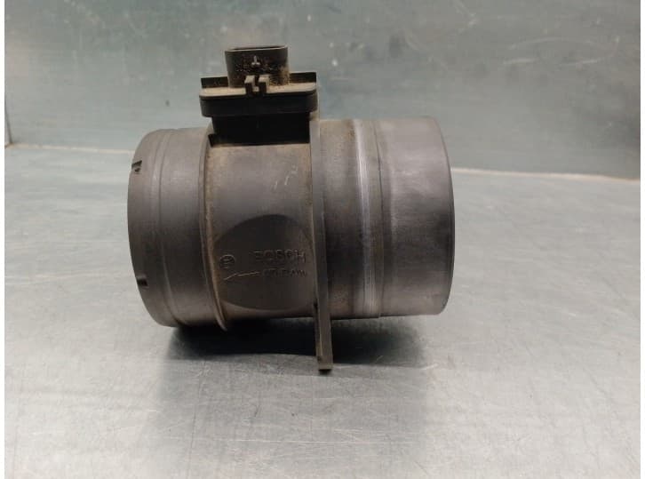 Recambio de caudalimetro para audi a3 sportback (8va, 8vf) 2.0 tdi referencia OEM IAM 03L906461A 0281002956 BOSCH