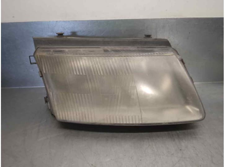 Recambio de faro derecho para volkswagen passat b5 (3b2) 1.9 tdi referencia OEM IAM 3B0941018K