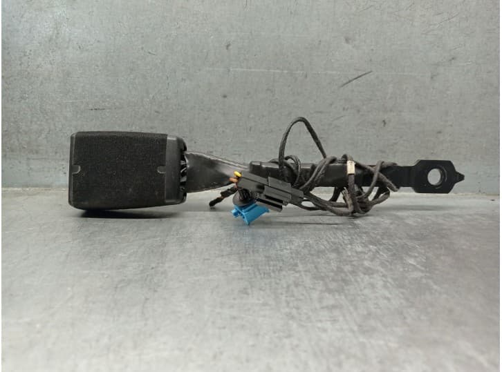 Recambio de enganche cinturon delantero derecho para volkswagen sharan (7n1, 7n2) 2.0 tdi referencia OEM IAM 5N0857756F 3402603