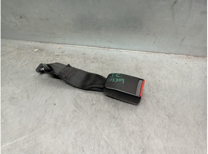 Recambio de enganche cinturon trasero central para peugeot 106 ii (1a_, 1c_) 1.1 i referencia OEM IAM 7700787391